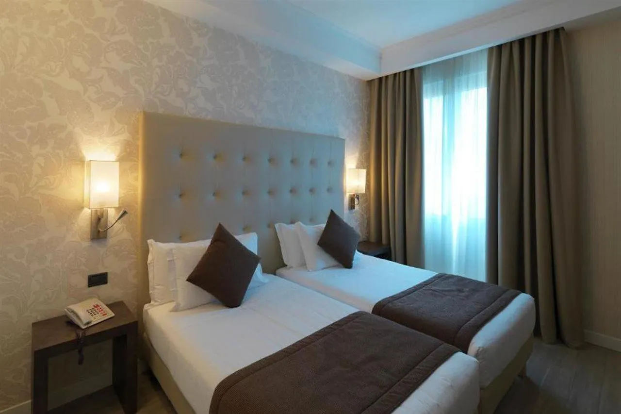 Windsor Hotel Milano 4*, Milan