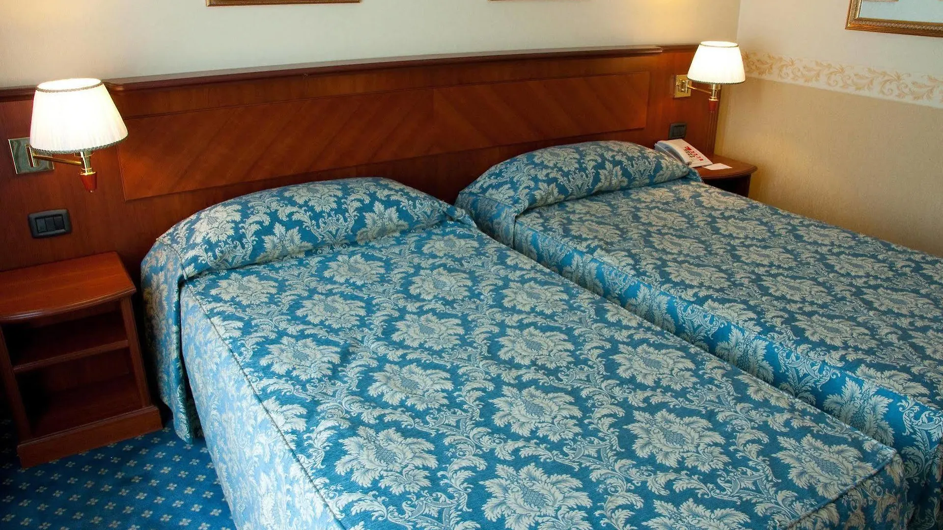 Windsor Hotel Milano 4*,  Olaszország